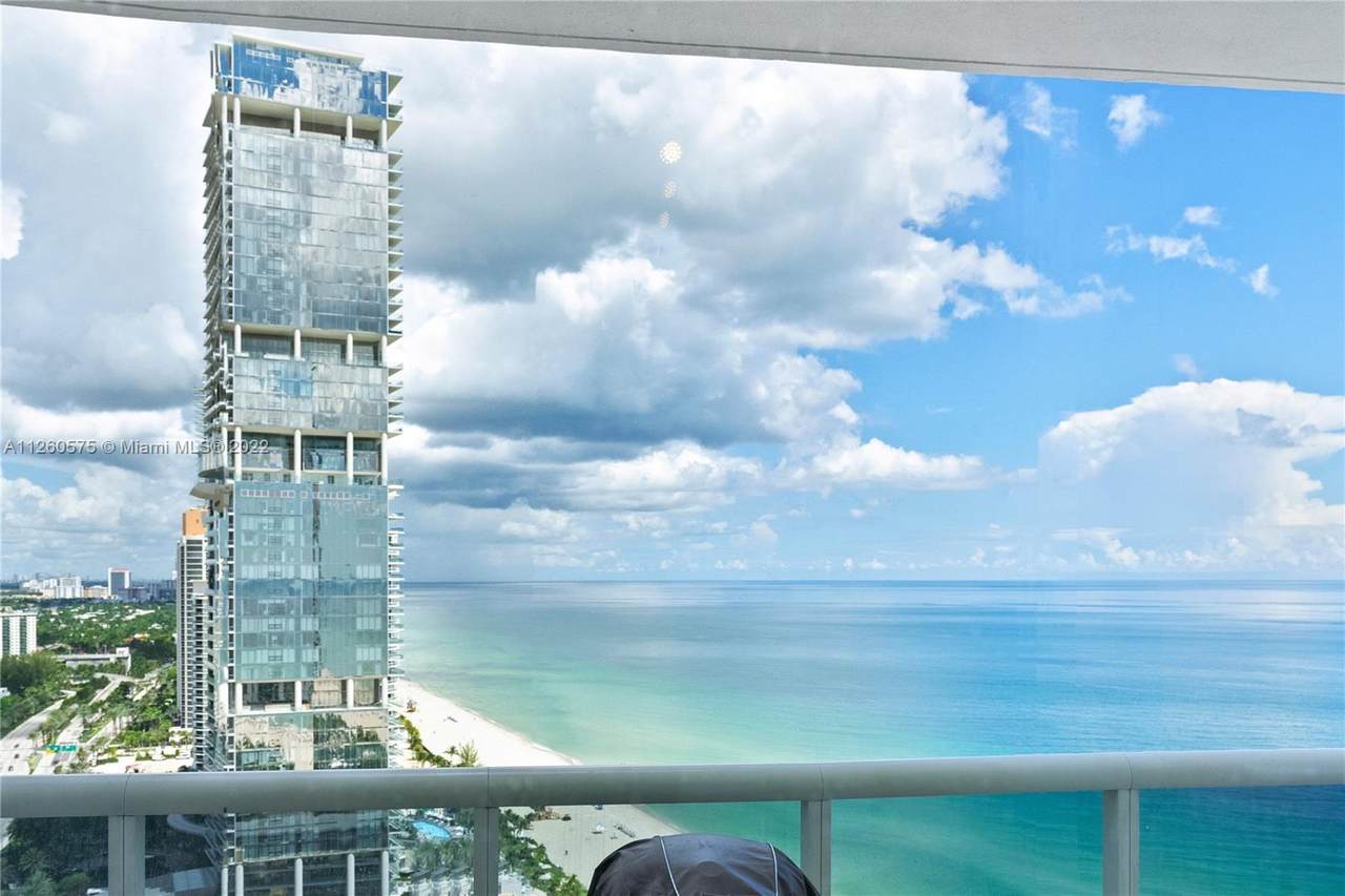 18201 Collins Ave - Photo 1