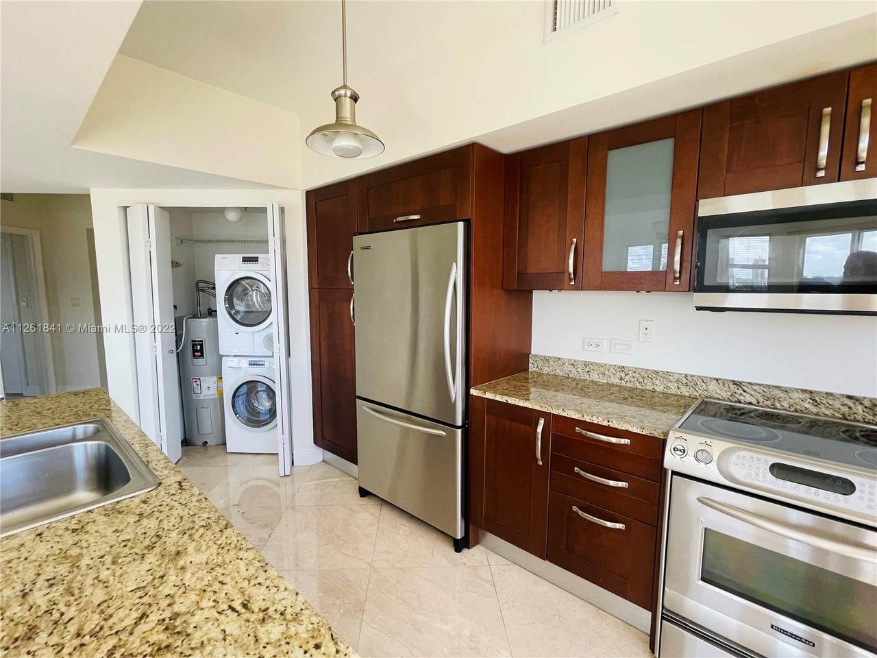 19900 Country Club Dr - Photo 1