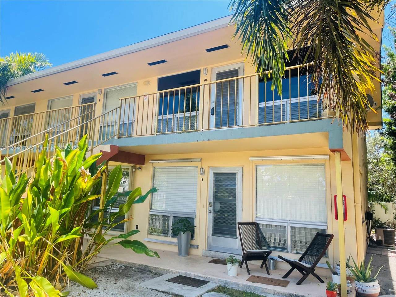 2716 30th Pl - Photo 1