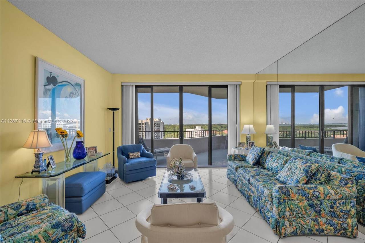 151 Crandon Blvd - Photo 1