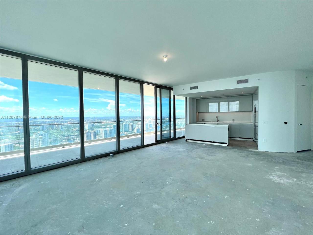 18975 Collins Ave - Photo 1