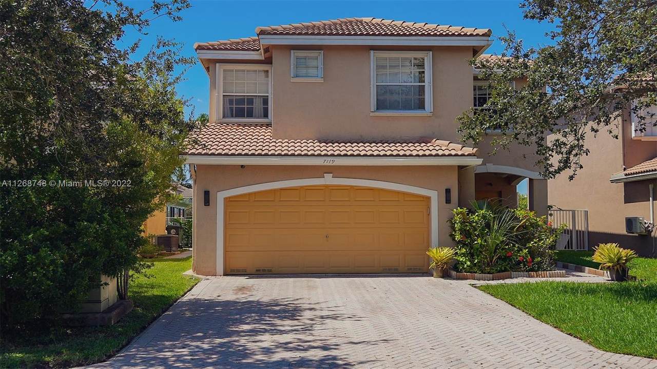 7119 Crescent Creek Way - Photo 1