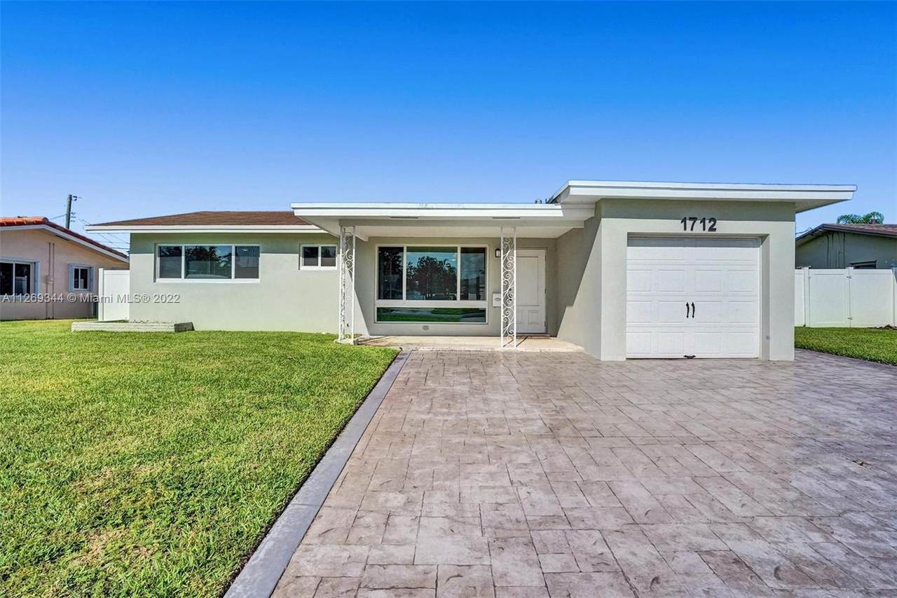 1712 44th Ave - Photo 1