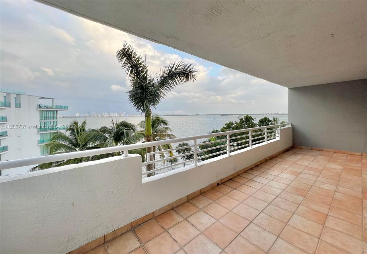 1402 Brickell Bay Dr - Photo 1
