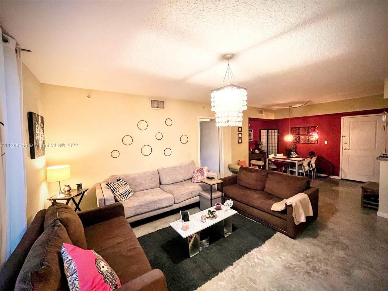 1555 Treasure Dr - Photo 1