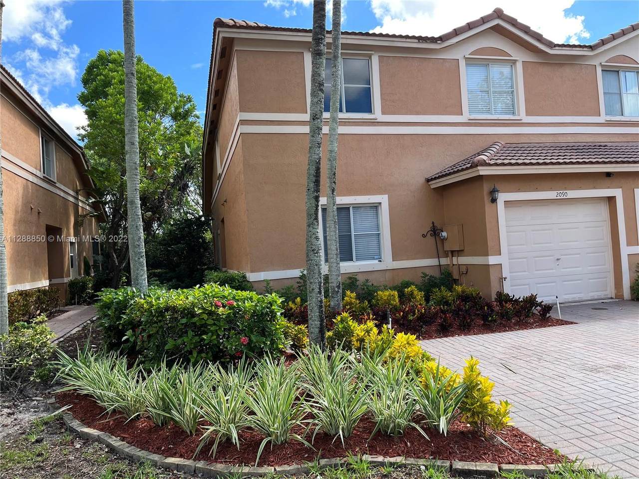 2090 99th Way - Photo 1