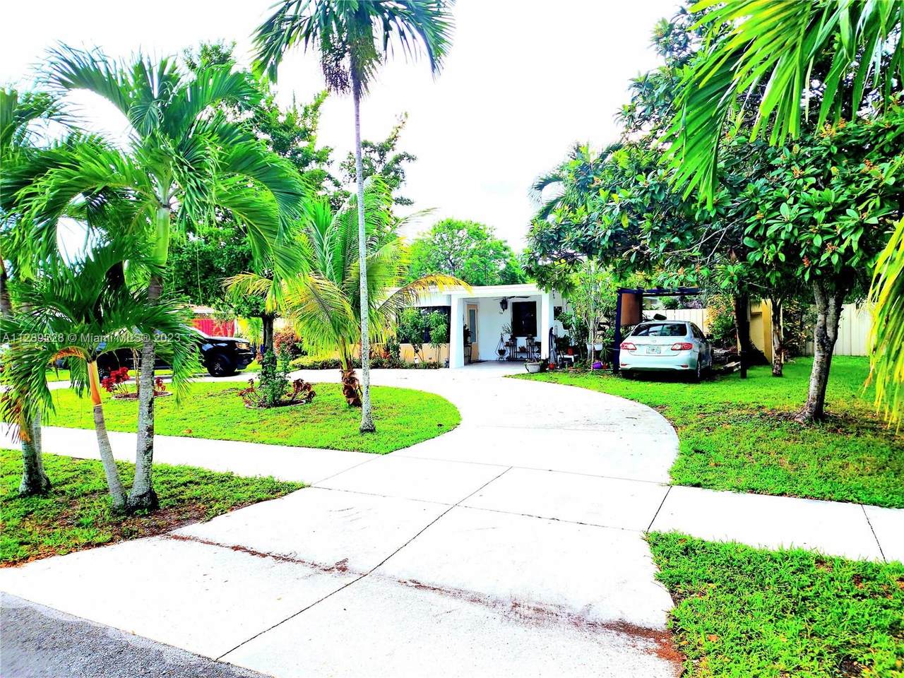 104 Thomas Rd - Photo 1