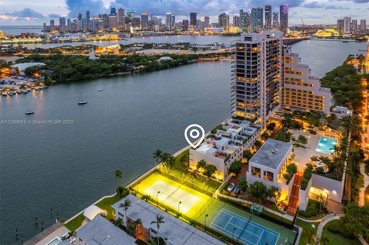 1000 Venetian Way - Photo 1