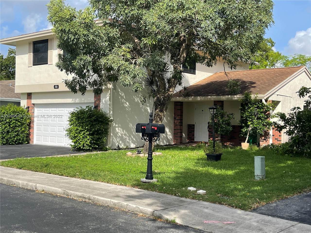 521 Mulberry Ln - Photo 1