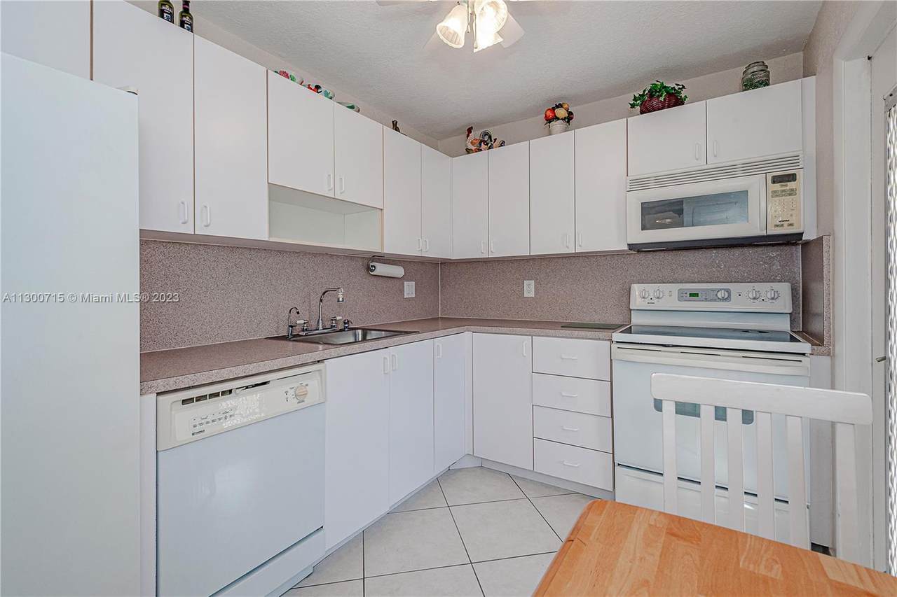 3990 42nd Ave - Photo 1
