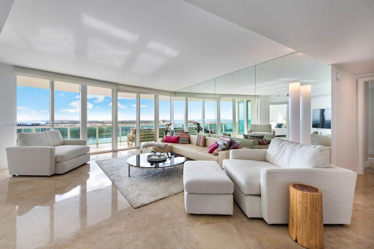 1000 Pointe Dr - Photo 1