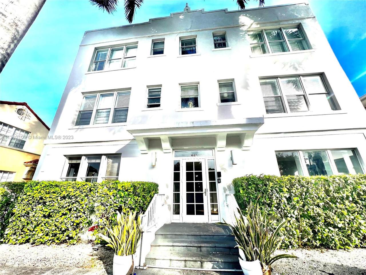 1027 Pennsylvania Ave - Photo 1