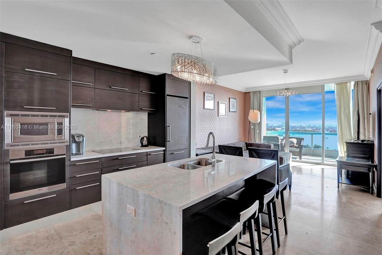 900 Biscayne Blvd - Photo 1