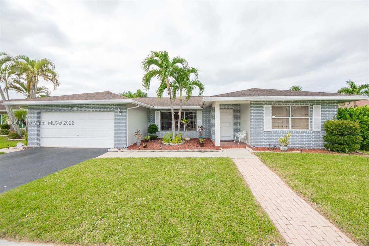 6691 89th Ave - Photo 1