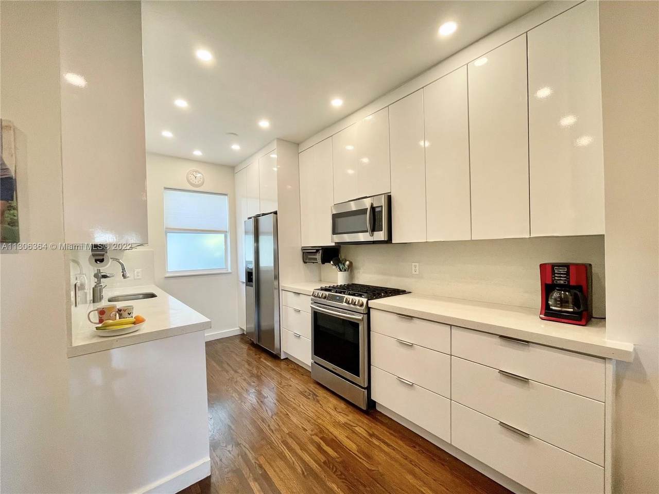1446 Lenox Ave - Photo 1
