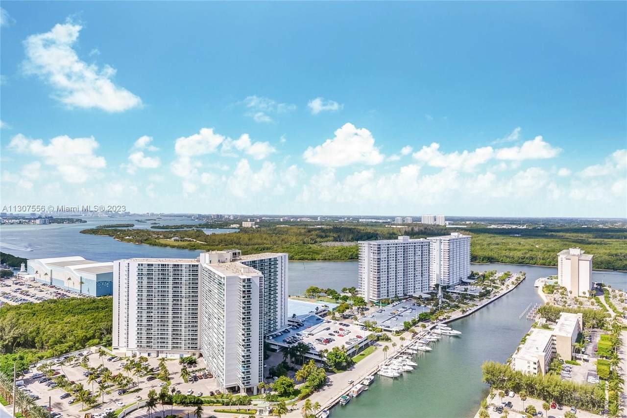 15901 Collins Ave - Photo 1