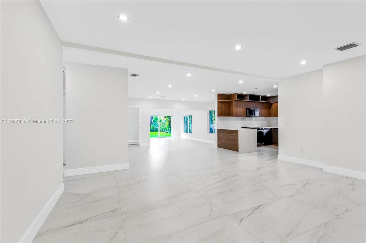 228 25th Rd - Photo 1