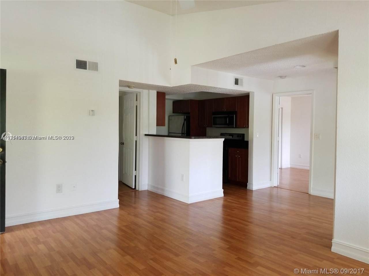 15650 105th Ln - Photo 1