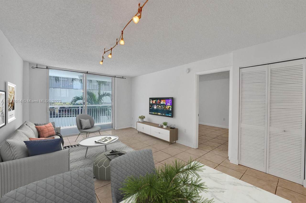 1666 West Ave - Photo 1