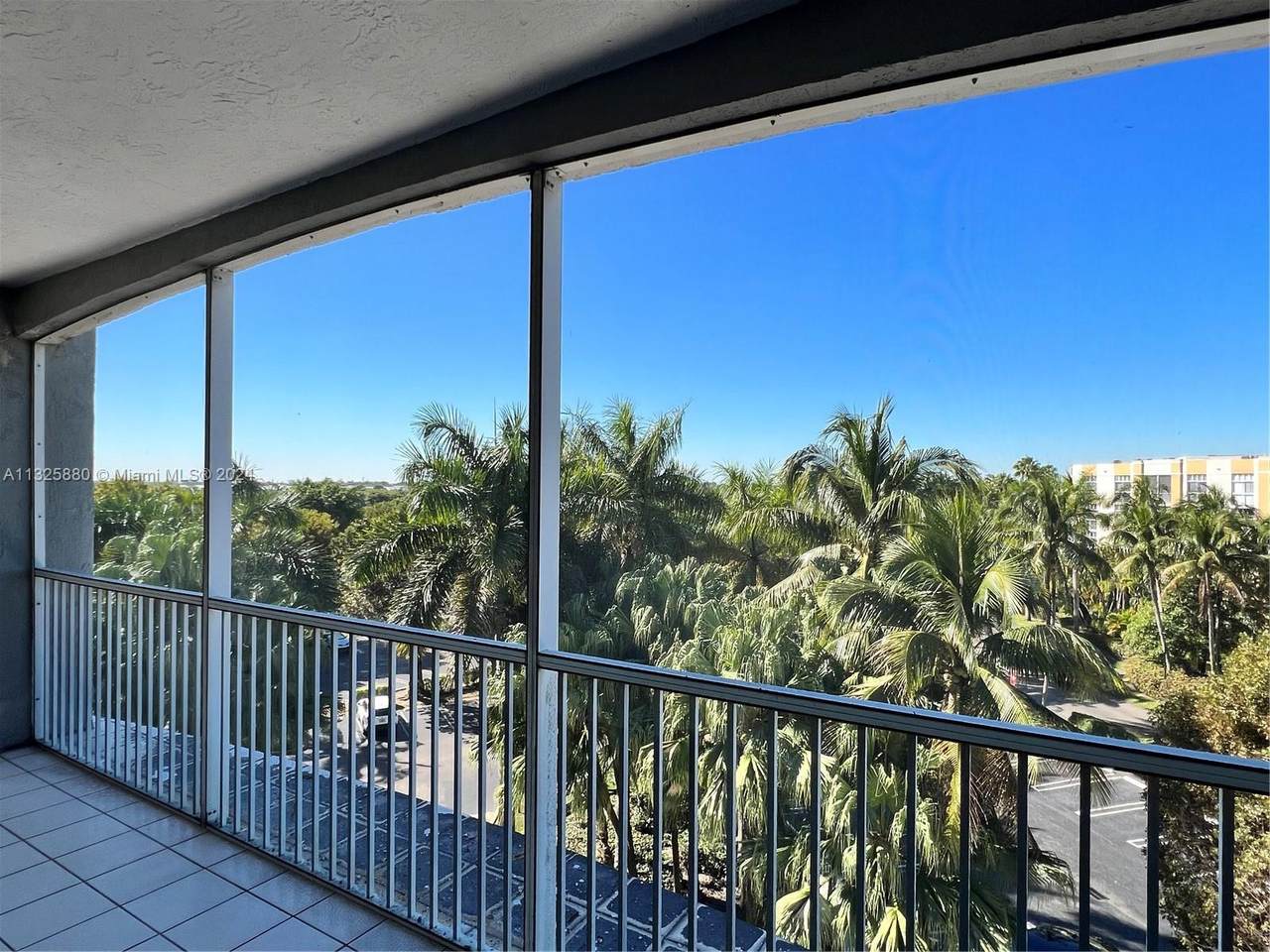 https://bt-photos.global.ssl.fastly.net/miami/1280_boomver_2_A11325880-2.jpg