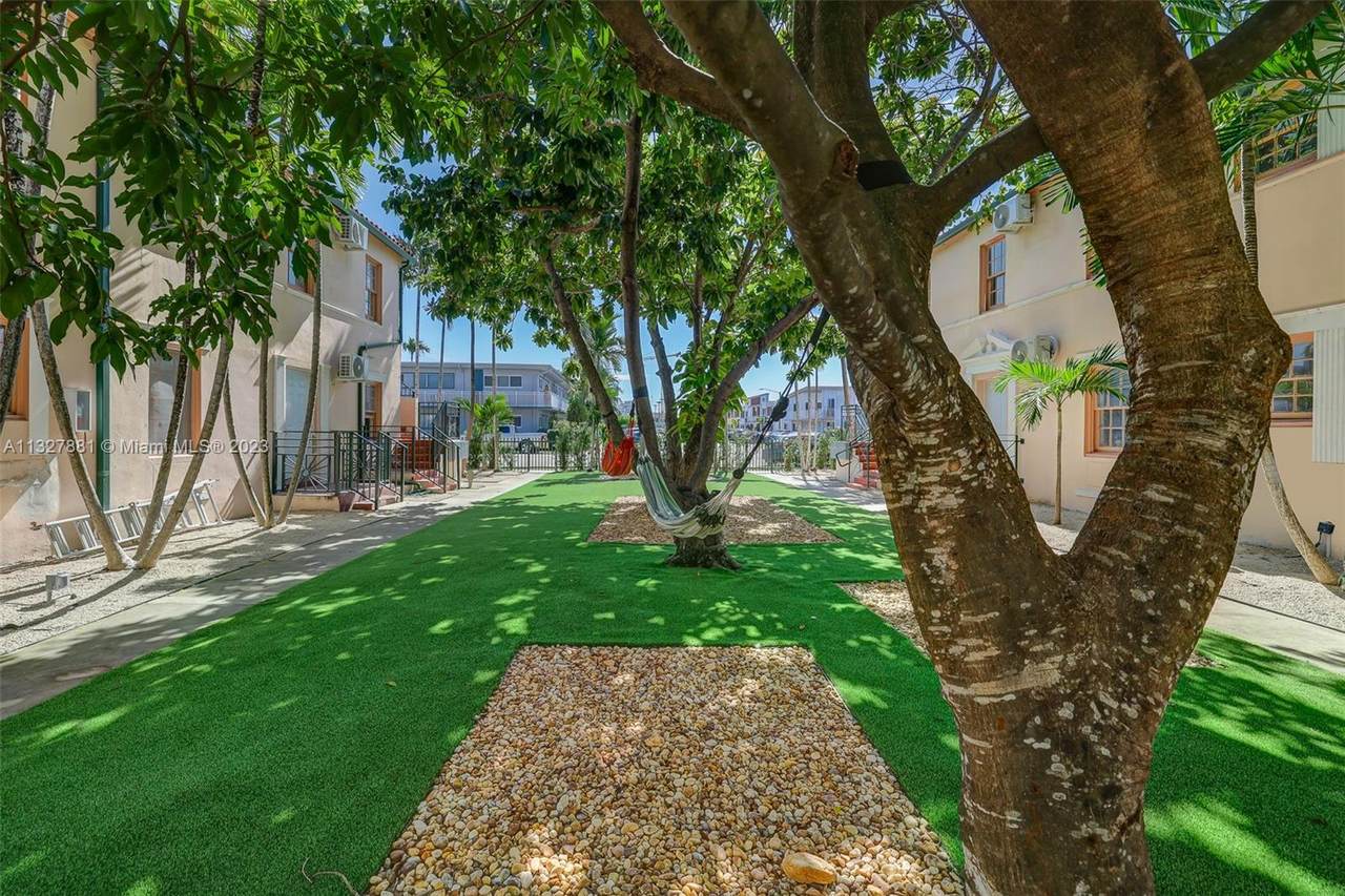 415 75th St - Photo 1