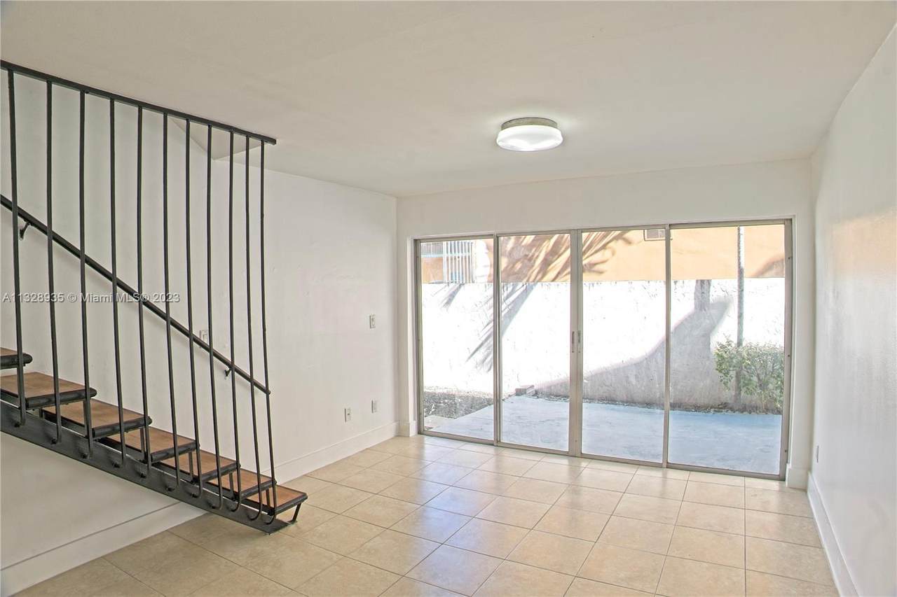 4271 11th St - Photo 1