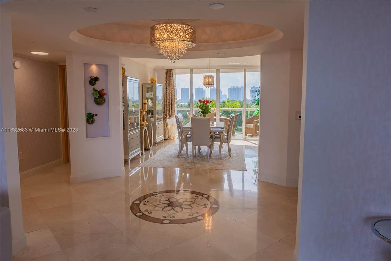 18911 Collins Ave - Photo 1