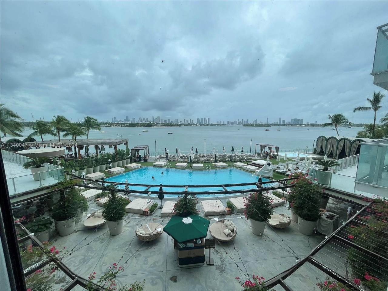 https://bt-photos.global.ssl.fastly.net/miami/1280_boomver_2_A11340047-2.jpg