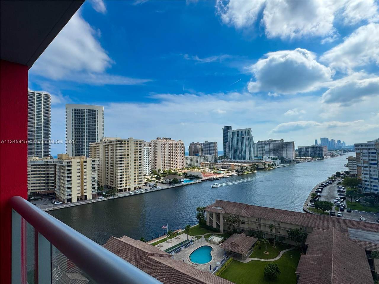 https://bt-photos.global.ssl.fastly.net/miami/1280_boomver_2_A11345945-2.jpg