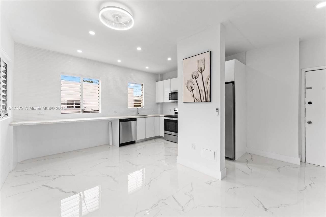 842 Meridian Ave - Photo 1
