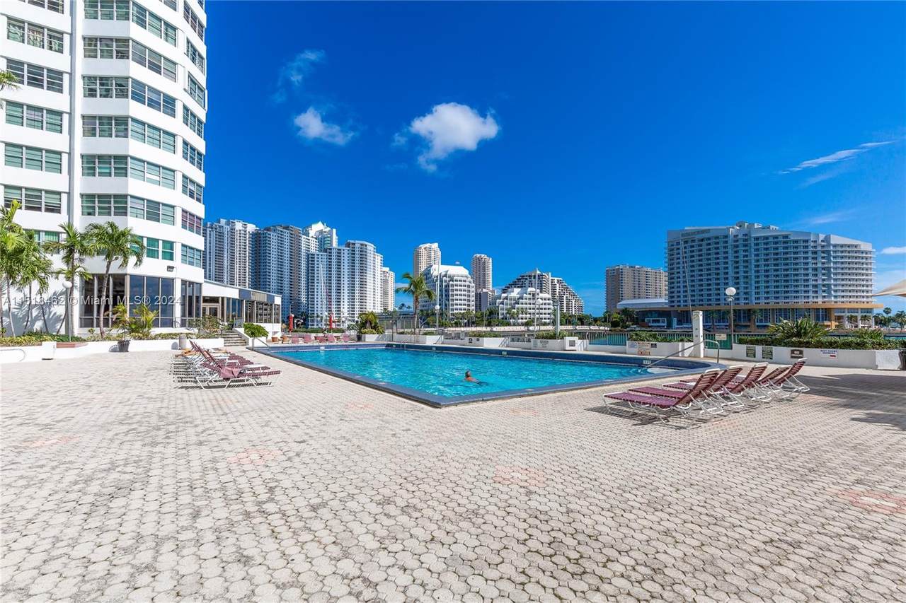 https://bt-photos.global.ssl.fastly.net/miami/1280_boomver_2_A11518462-2.jpg
