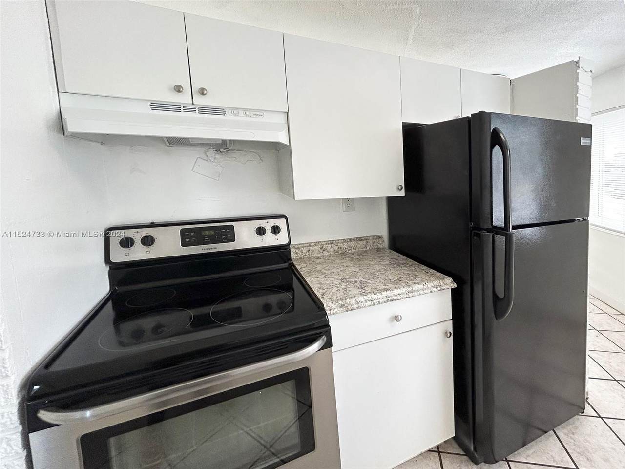 3049 9th Ave - Photo 1