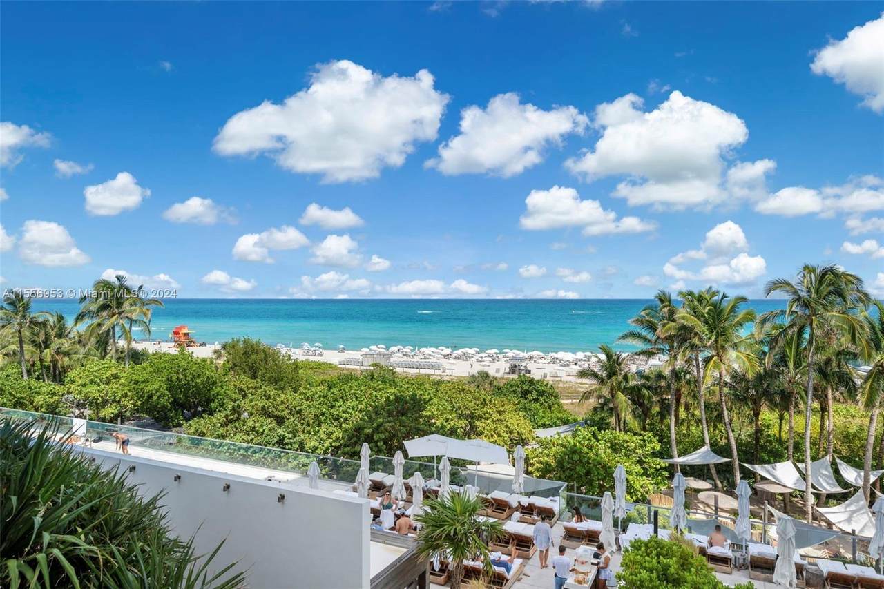 2301 Collins Ave - Photo 1