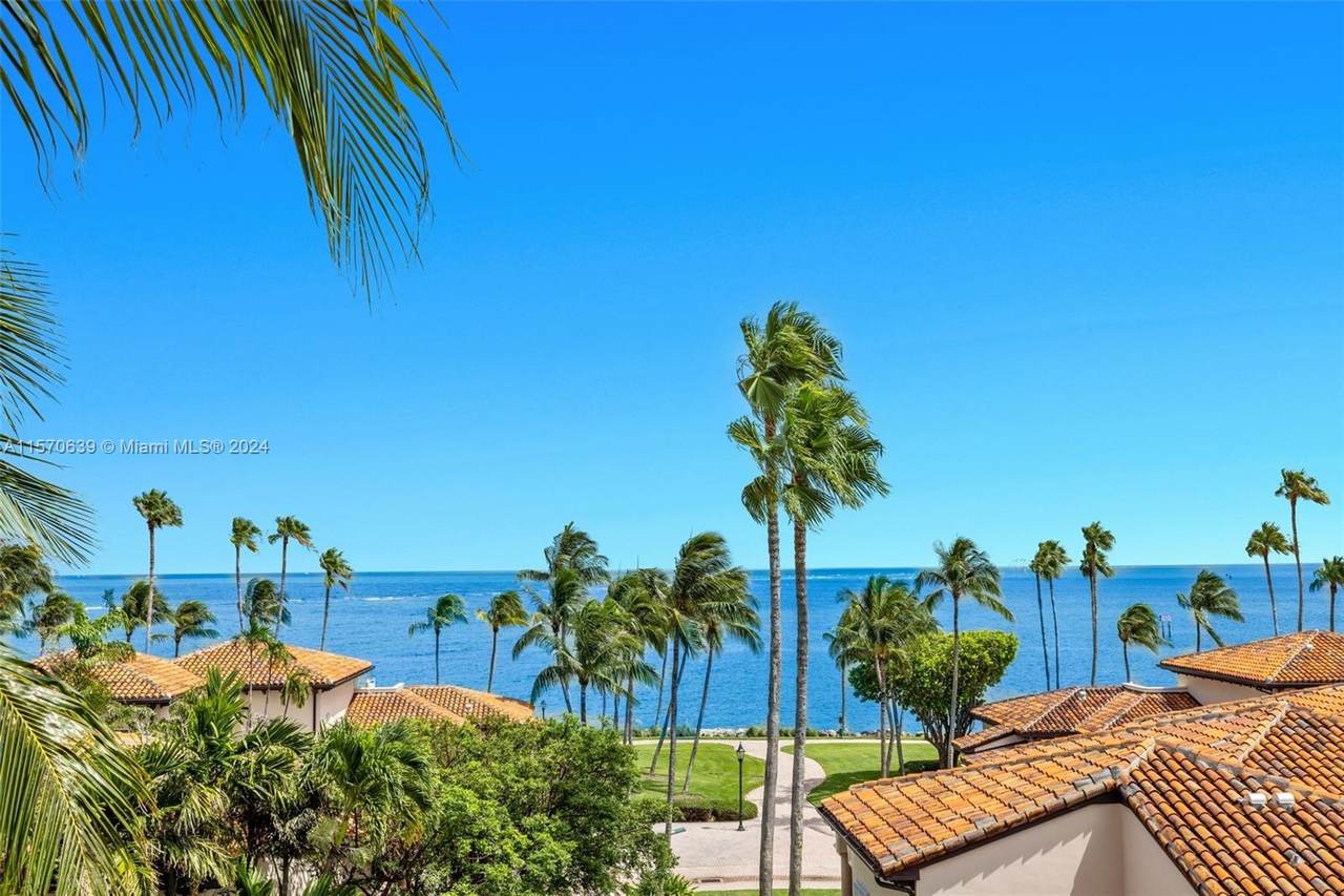 19144 Fisher Island Dr - Photo 1