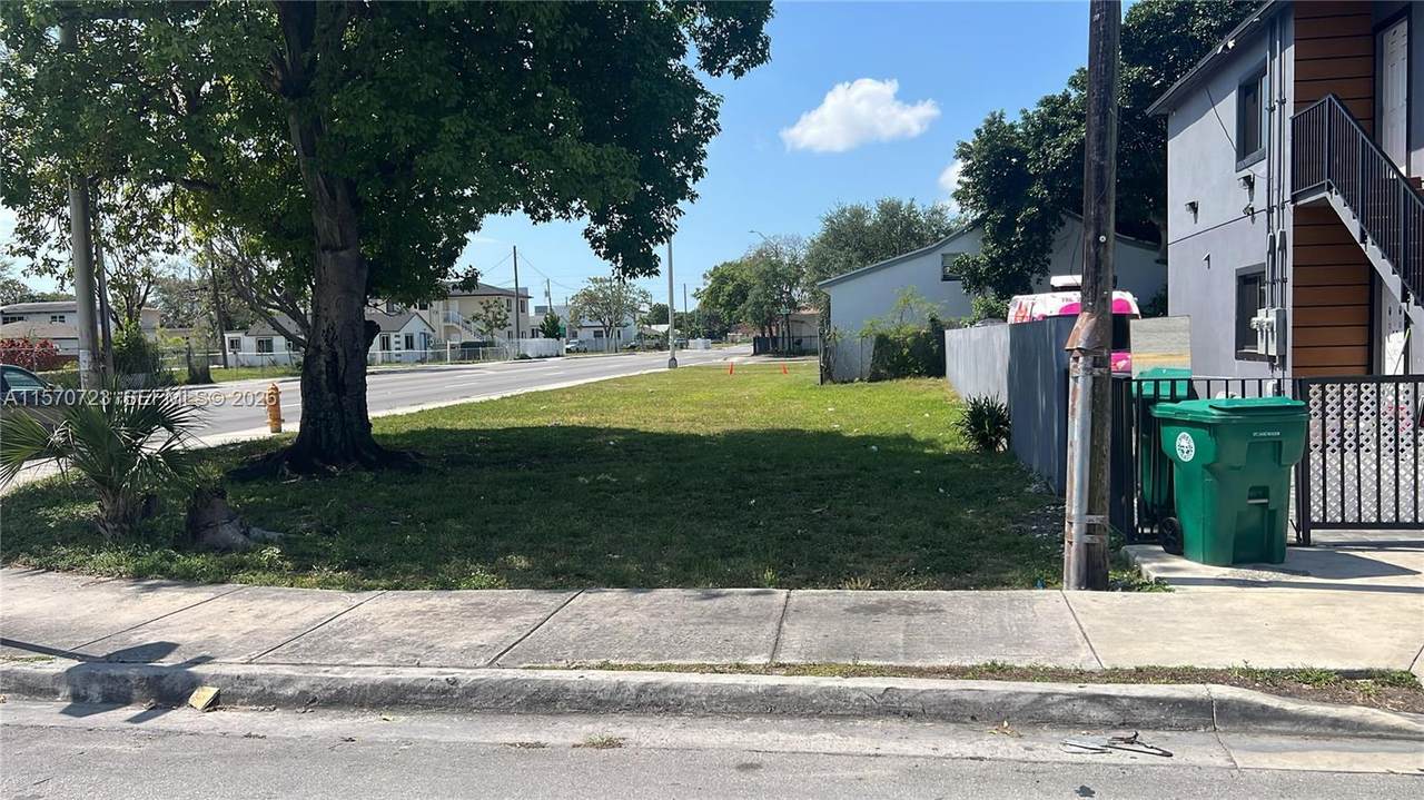 6928 17th Ave - Photo 1