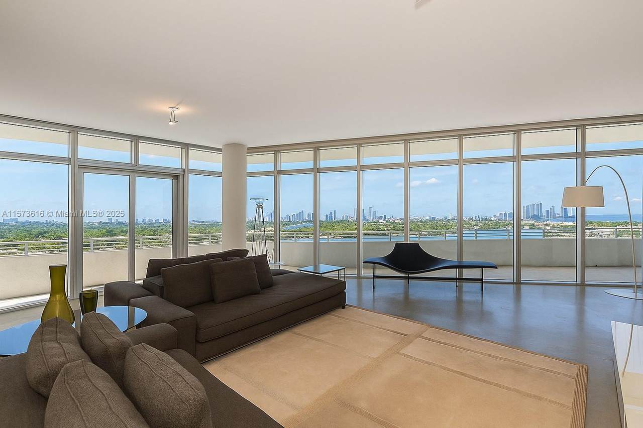 6101 Aqua Ave - Photo 1
