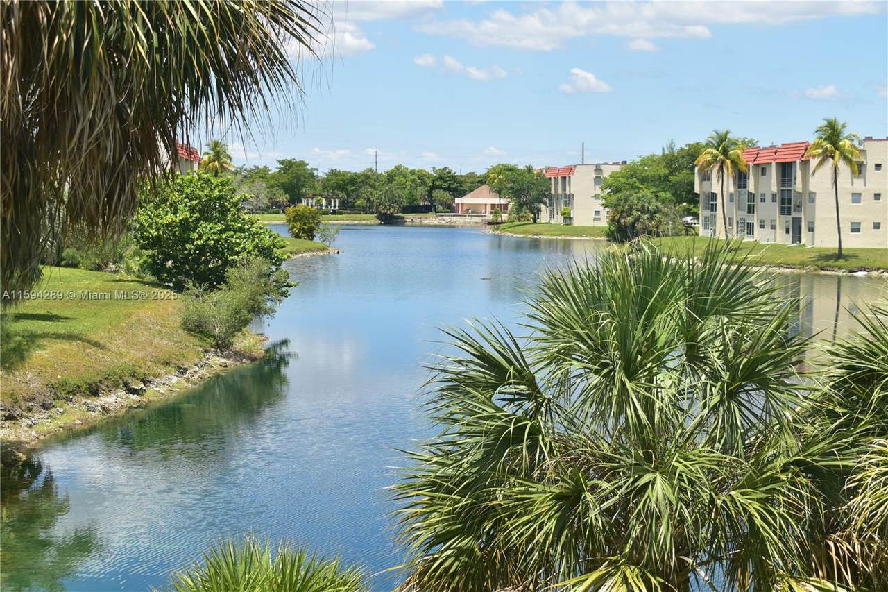 3051 Sunrise Lakes Dr - Photo 1
