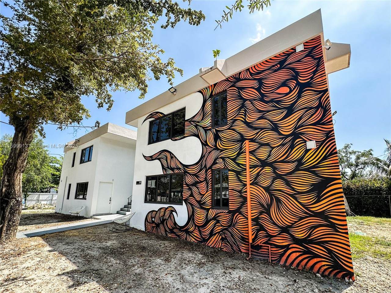 190 69th St - Photo 1