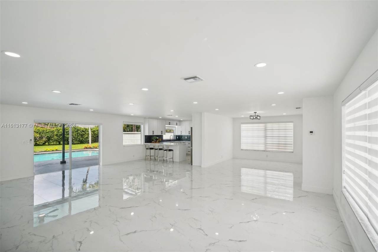 https://bt-photos.global.ssl.fastly.net/miami/1280_boomver_2_A11613177-2.jpg