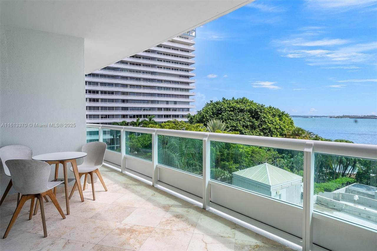 https://bt-photos.global.ssl.fastly.net/miami/1280_boomver_3_A11613370-2.jpg