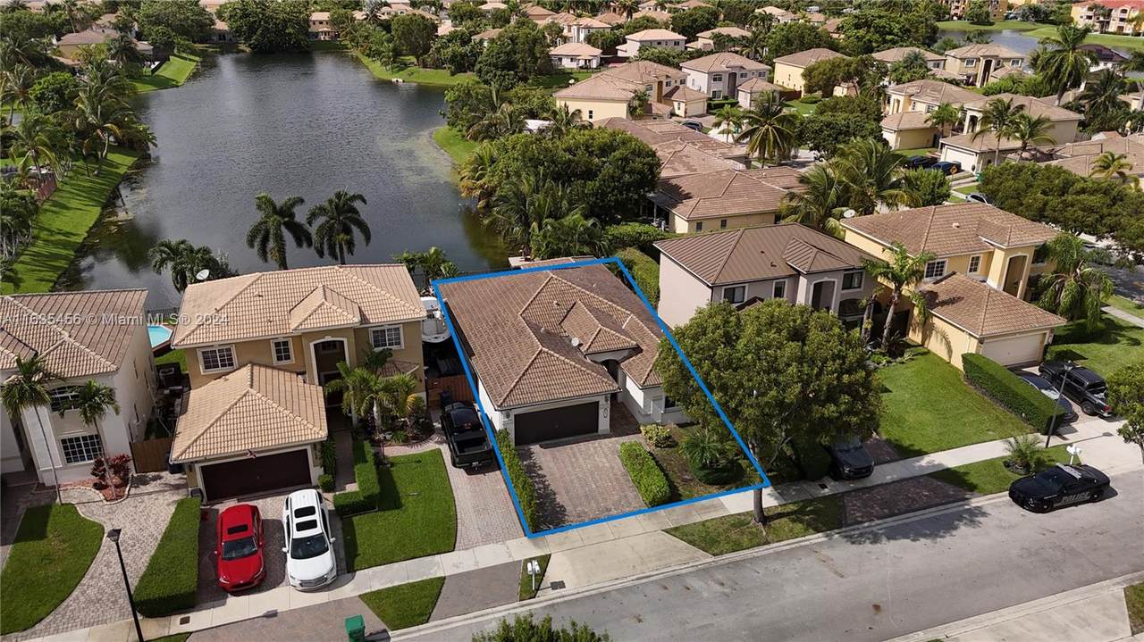 8897 211th Ln - Photo 1