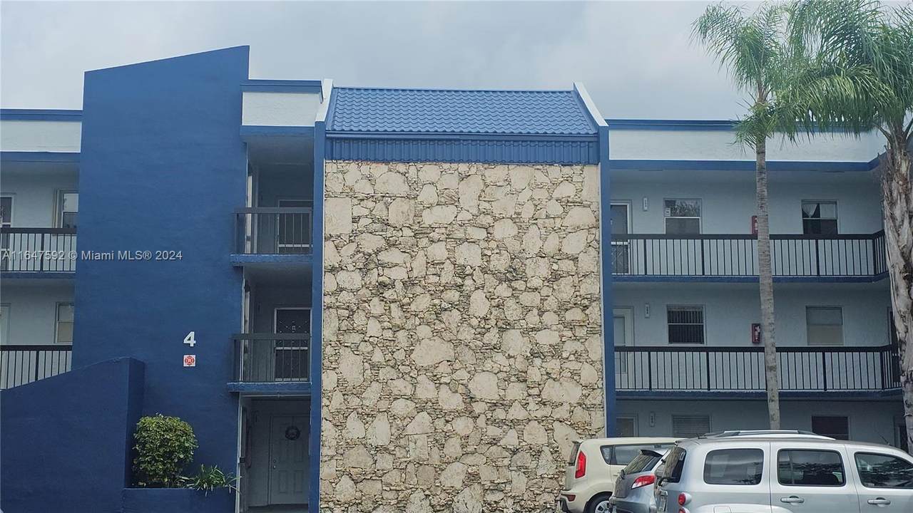 3190 Holiday Springs Blvd - Photo 1