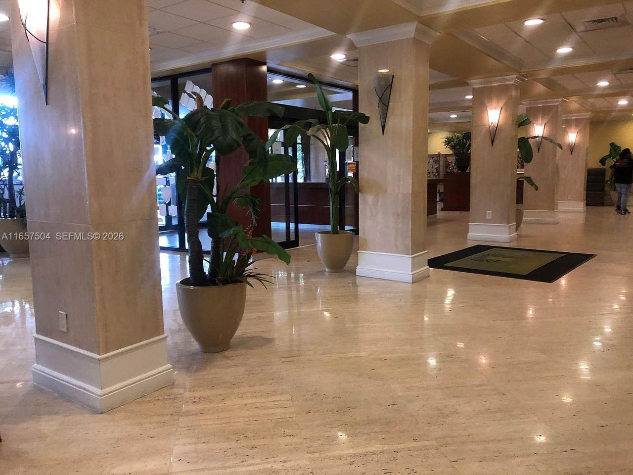 400 Kings Point Dr - Photo 1
