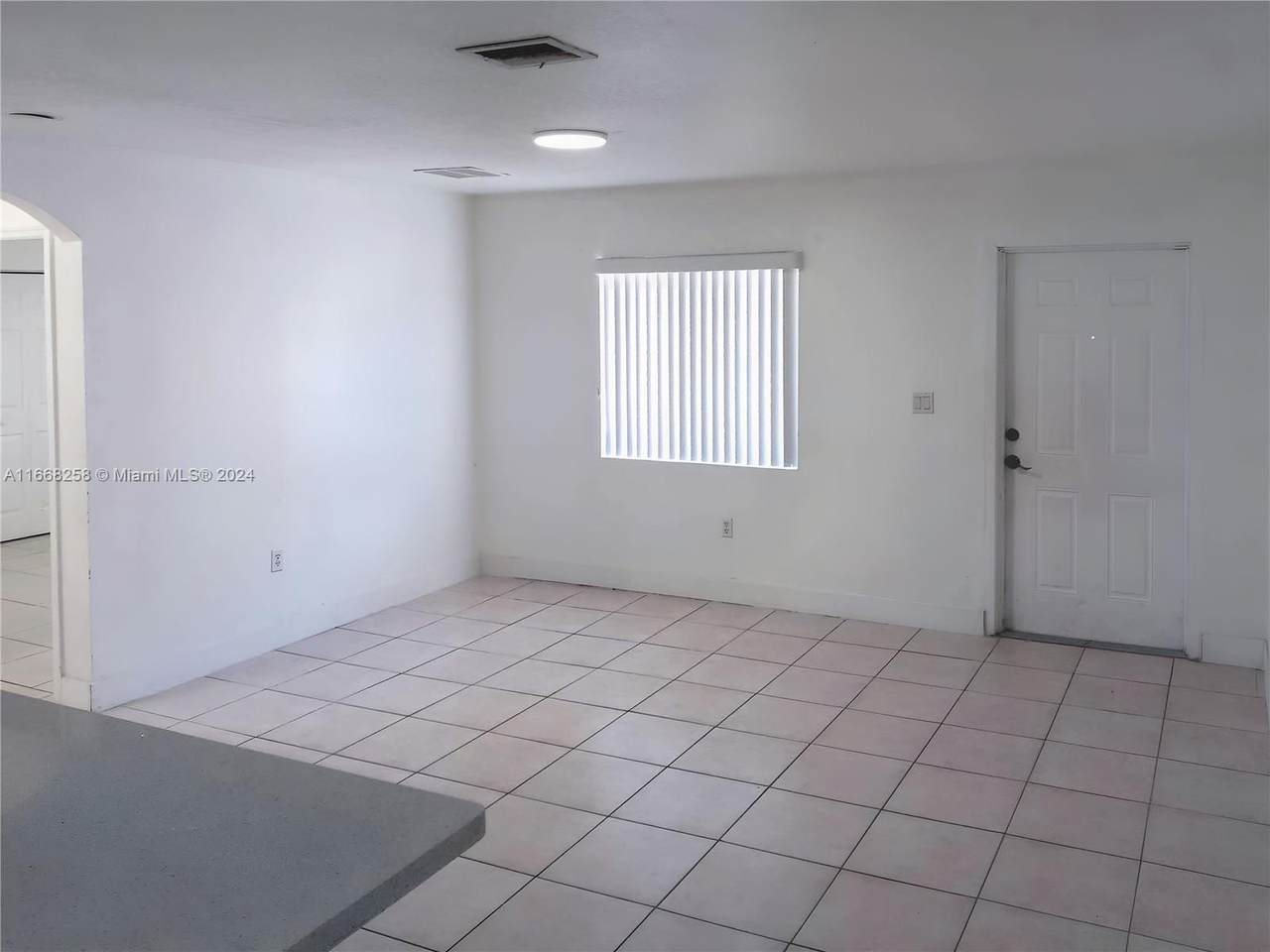 https://bt-photos.global.ssl.fastly.net/miami/1280_boomver_2_A11668258-2.jpg