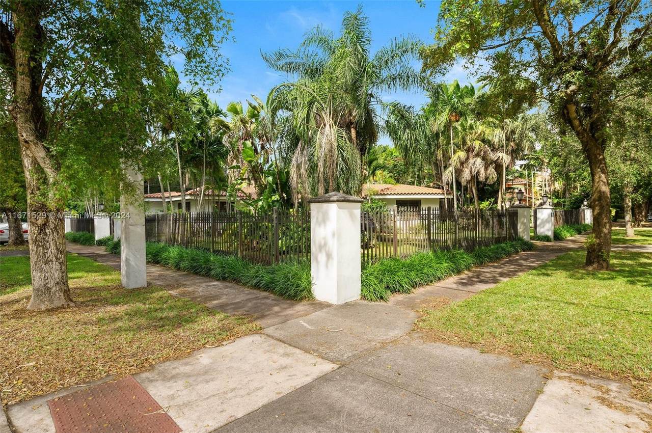 1240 Ferdinand St - Photo 1