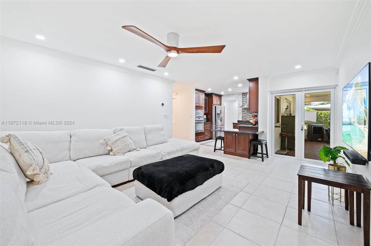 https://bt-photos.global.ssl.fastly.net/miami/1280_boomver_1_A11672118-2.jpg