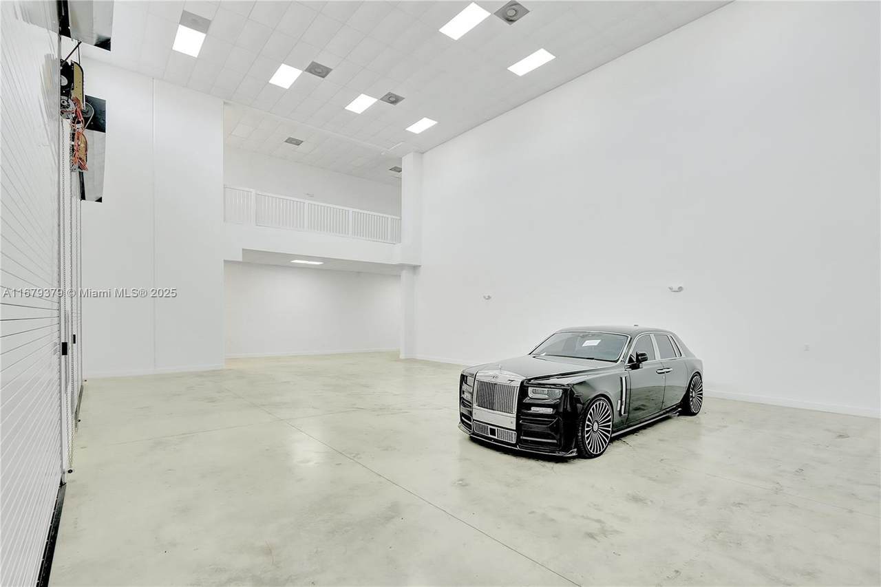 https://bt-photos.global.ssl.fastly.net/miami/1280_boomver_2_A11679379-2.jpg