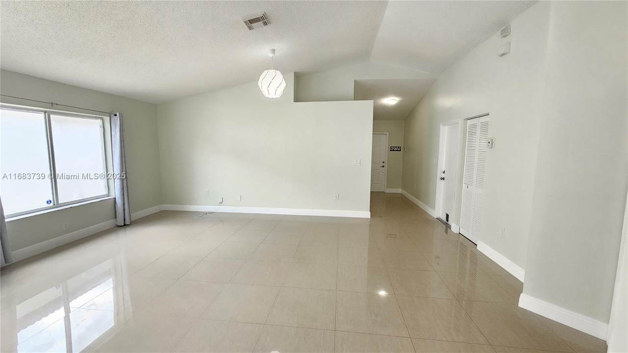 https://bt-photos.global.ssl.fastly.net/miami/1280_boomver_2_A11683739-2.jpg