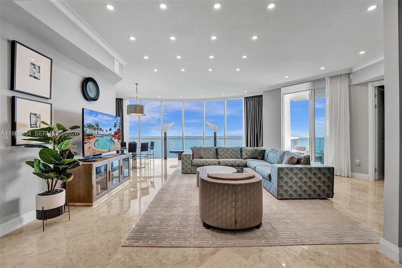 18101 Collins Ave - Photo 1