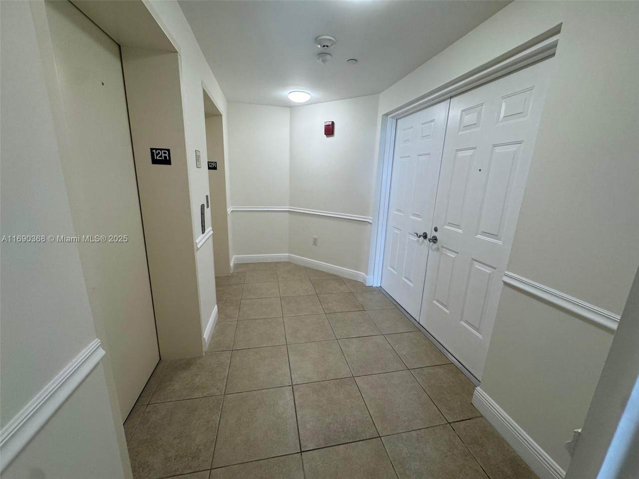 3330 190 ST - Photo 1